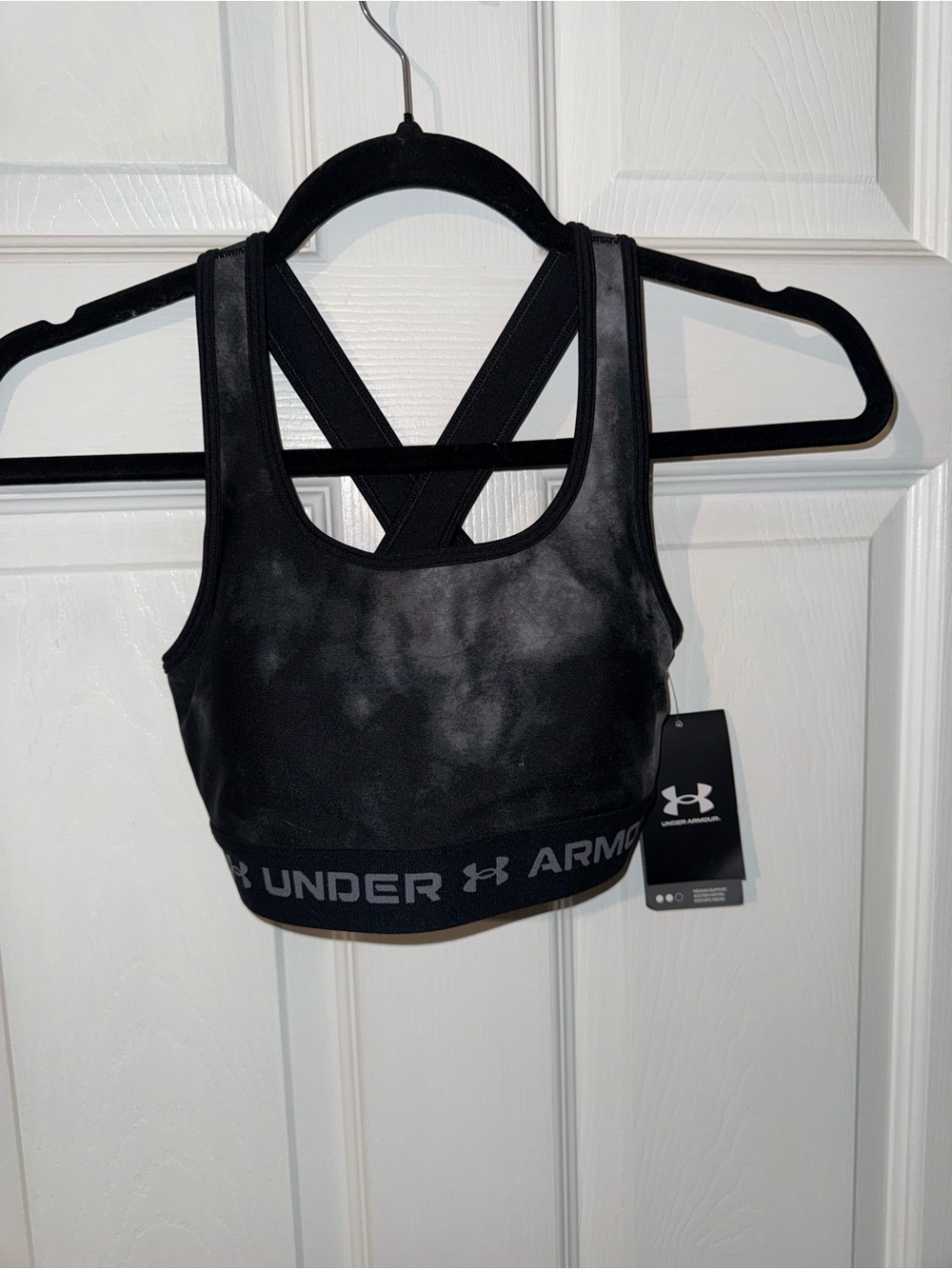 Under Armour Black Women's Crossback Sports Bra small nwt